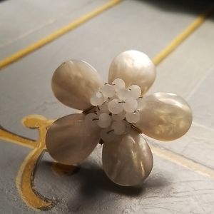 MOP flower ring